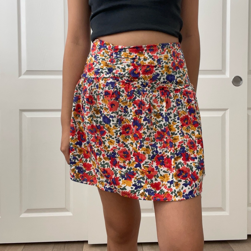 Entro floral mini skirt